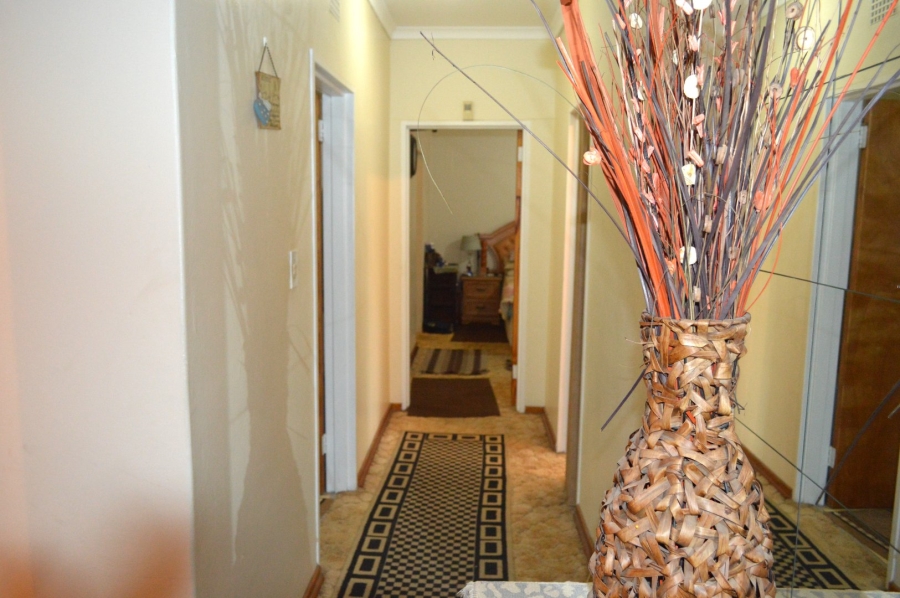 5 Bedroom Property for Sale in Stilfontein Ext 4 North West